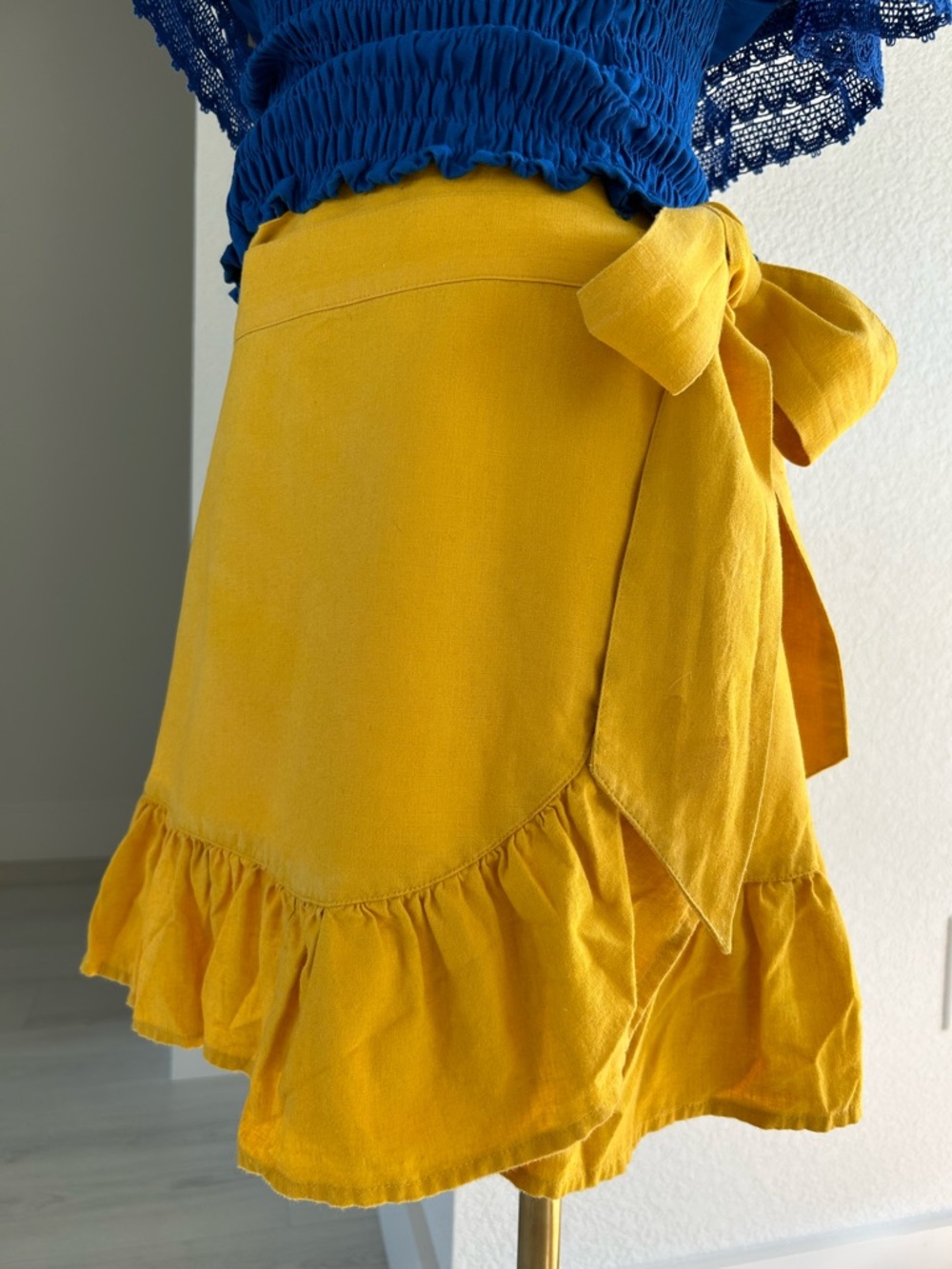 Aerie Mustard Yellow Ruffle Wrap Mini Skirt Womens M - Picture 2 of 8